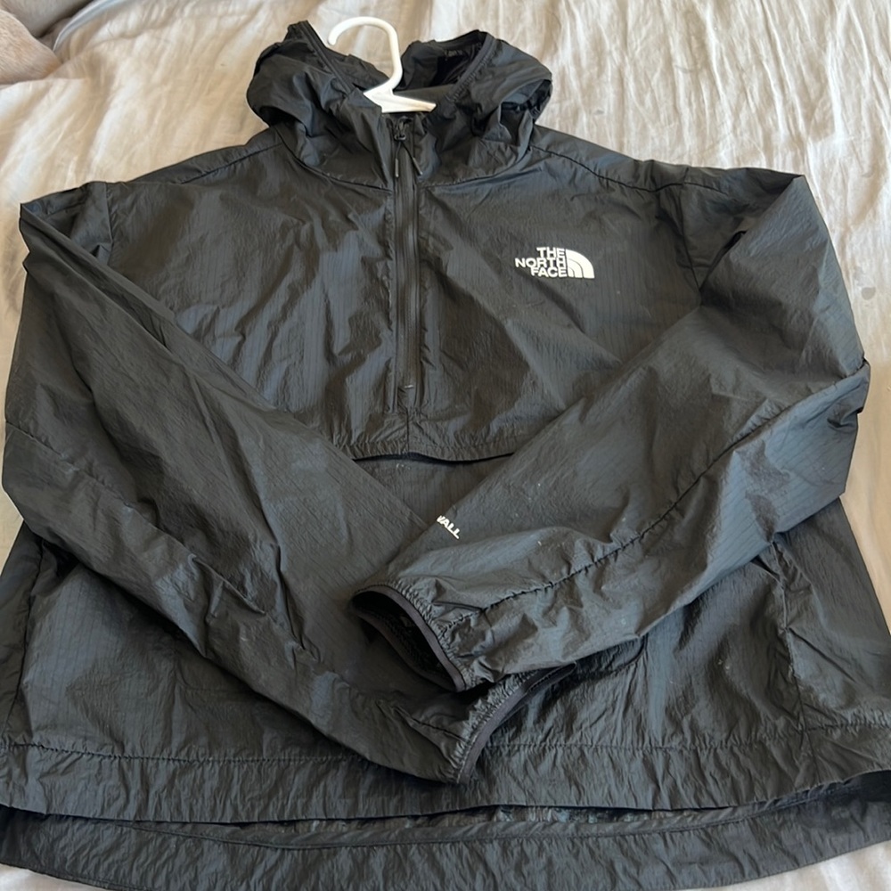The north face small windwall jacket half zip